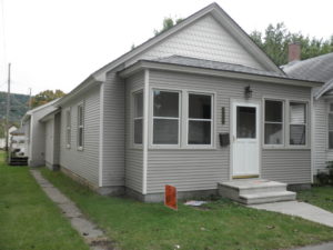 179 E 10th St., Winona MN - 5 bdrm 2 bath 2 blks from WSU