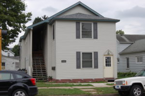 419 East 3rd St, Winona, MN Apt 3 - 2 bdrm 1 bath 11 blks from WSU