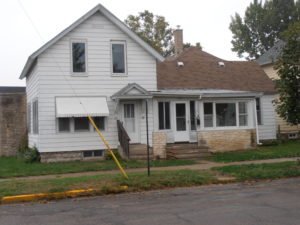 478 West 4th St., Winona, MN  - 5 bedroom 3 bath - 7 blks from WSU